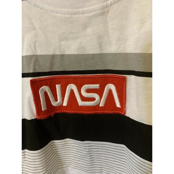 New Southpole Men's Sz M "NASA" Embroidered Logo T-Shirt‎ white black red NWT - Picture 5 of 7